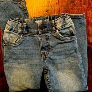 Oshkosh 5T jeans